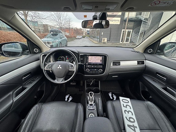 Mitsubishi Outlander 14 of 30