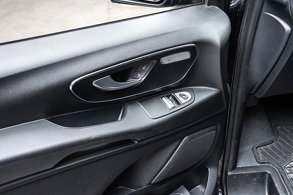 Mercedes-Benz Vito 13 of 22