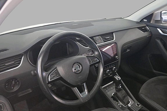 Skoda Octavia Scout 11 of 30