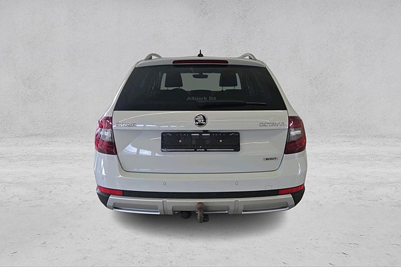 Skoda Octavia Scout 6 of 30