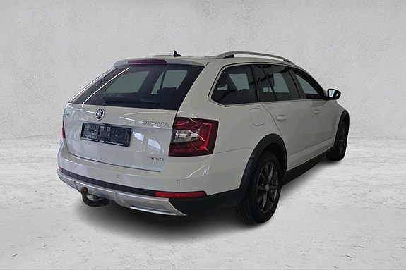 Skoda Octavia Scout 7 of 30