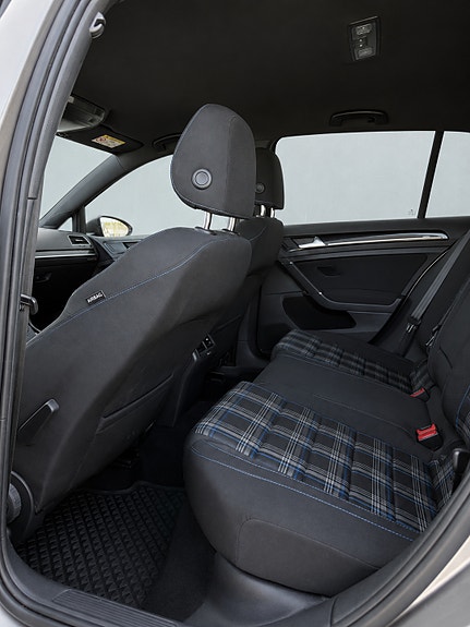 Volkswagen Golf VII 11 of 12