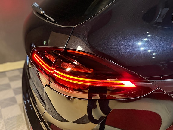 Porsche Cayenne 8 of 30