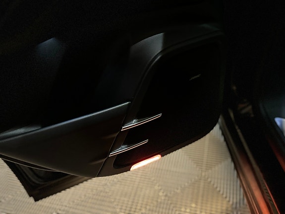 Porsche Cayenne 30 of 30