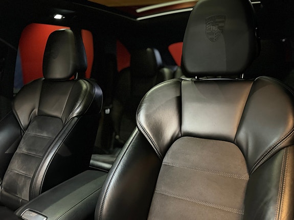 Porsche Cayenne 26 of 30