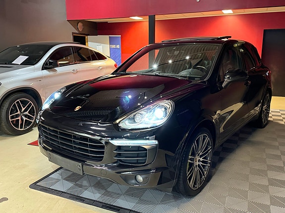 Porsche Cayenne 17 of 30