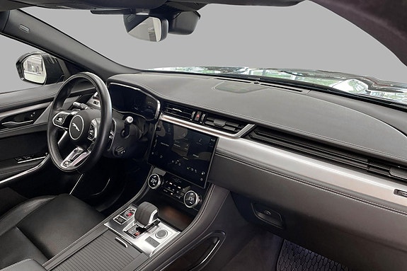 Jaguar F-PACE 6 of 15