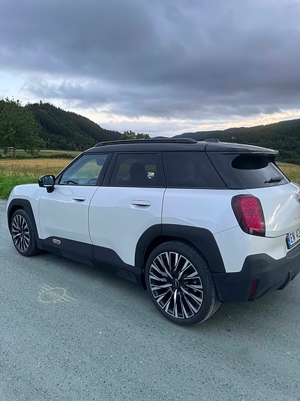 MINI Aceman SE 3 of 9