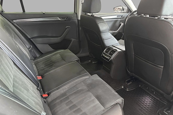 Skoda Superb 17 of 22