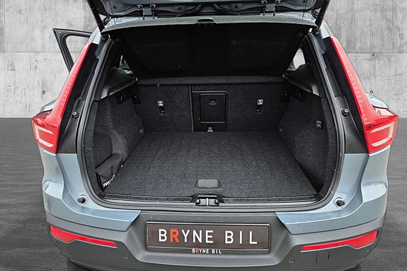 Volvo XC40 15 of 30