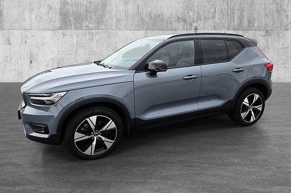 Volvo XC40 3 of 30