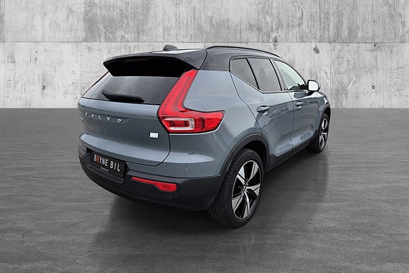 Volvo XC40 8 of 30