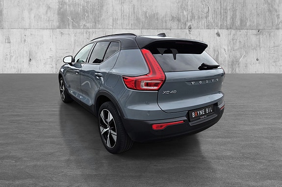 Volvo XC40 6 of 30