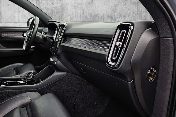 Volvo XC40 25 of 30