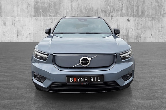 Volvo XC40 12 of 30