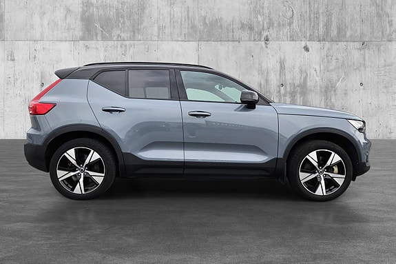 Volvo XC40 10 of 30