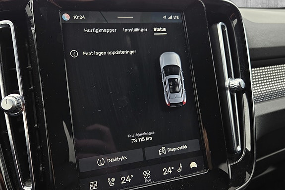 Volvo XC40 30 of 30
