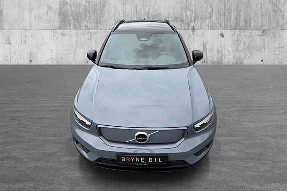 Volvo XC40 13 of 30