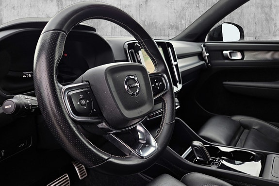 Volvo XC40 19 of 30