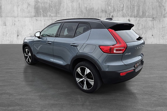 Volvo XC40 5 of 30