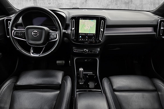 Volvo XC40 17 of 30