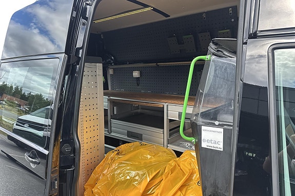 Volkswagen Transporter 8 of 12