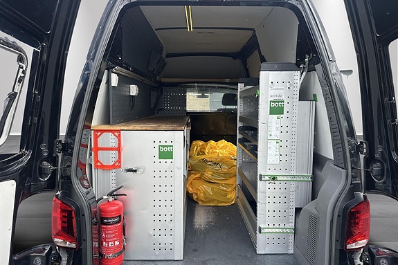 Volkswagen Transporter 9 of 12
