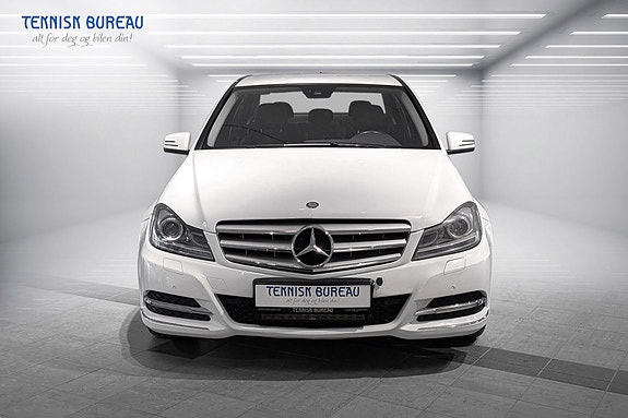 Mercedes-Benz C250 4 of 27