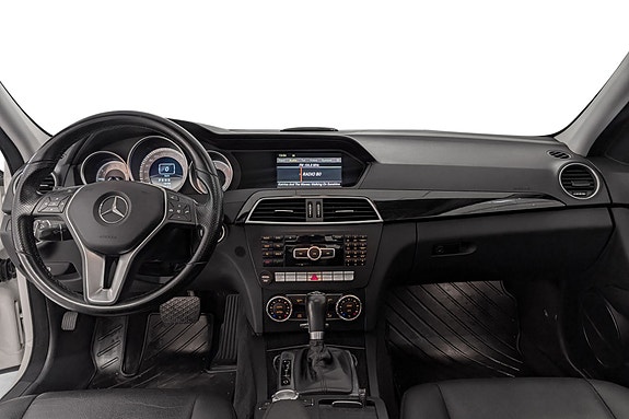 Mercedes-Benz C250 5 of 27