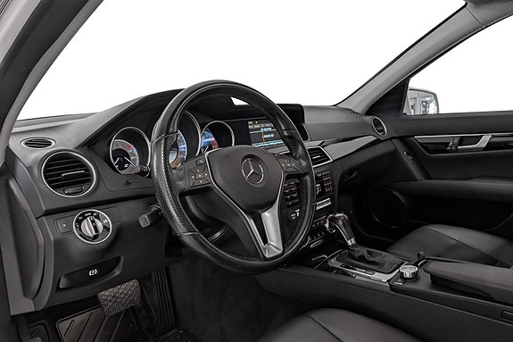 Mercedes-Benz C250 20 of 27