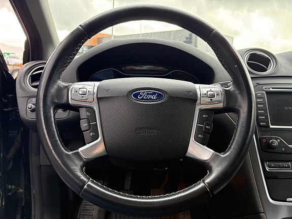 Ford Mondeo 22 of 27