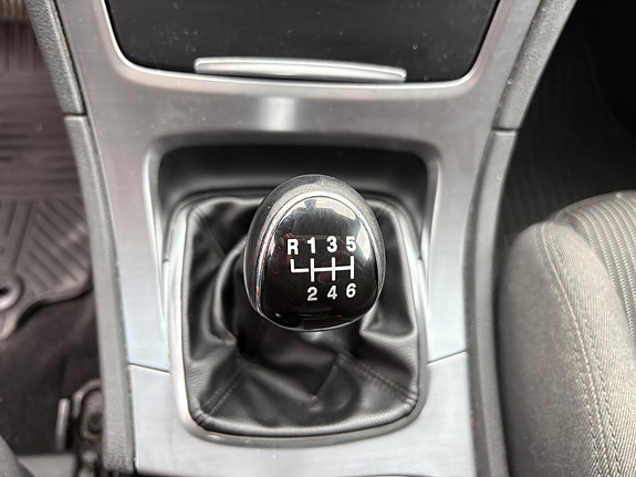 Ford Mondeo 25 of 27