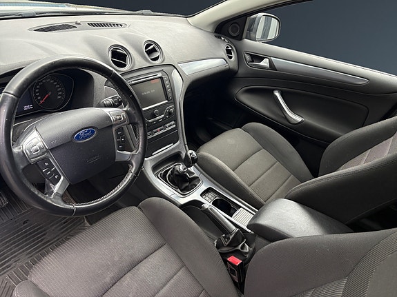 Ford Mondeo 12 of 27
