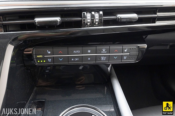 Toyota Mirai 17 of 30