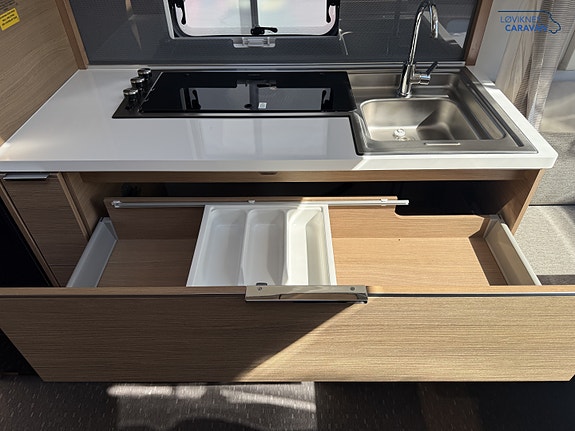 Adria Adora 613UT 22 of 30