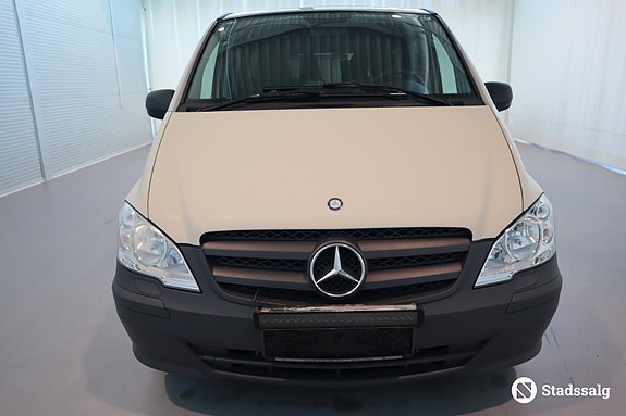 Mercedes-Benz Vito 113 2 of 10