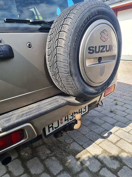 Suzuki XL7 11 of 27