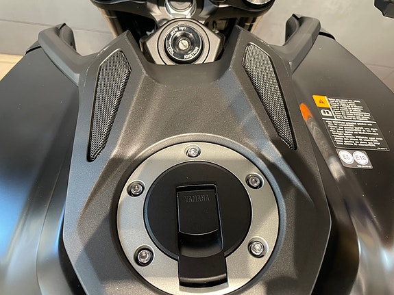 Yamaha MT-09 12 of 14