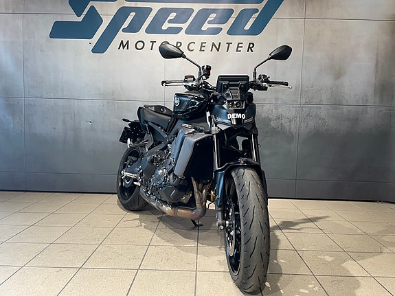 Yamaha MT-09 4 of 14