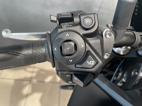 Yamaha MT-09 13 of 14