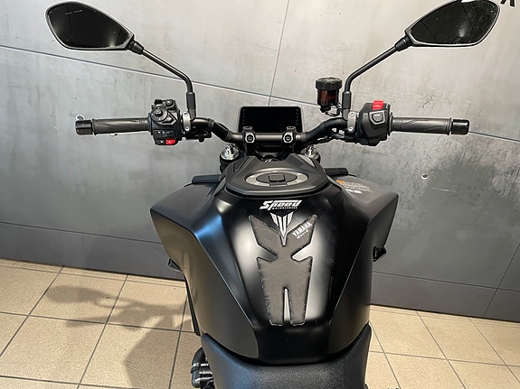 Yamaha MT-09 14 of 14