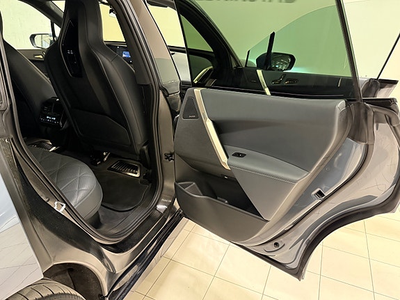 BMW iX 16 of 30
