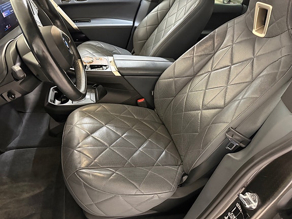 BMW iX 30 of 30