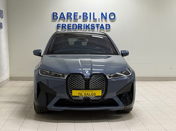 BMW iX 4 of 30