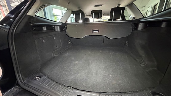 Ford Mondeo 19 of 30