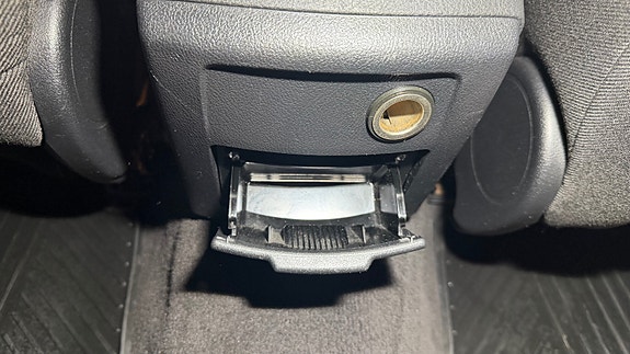 Ford Mondeo 26 of 30
