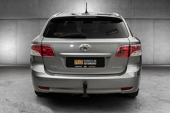 Toyota Avensis 8 of 28