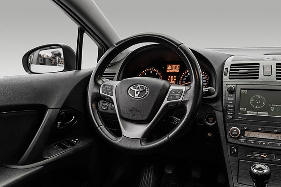 Toyota Avensis 18 of 28