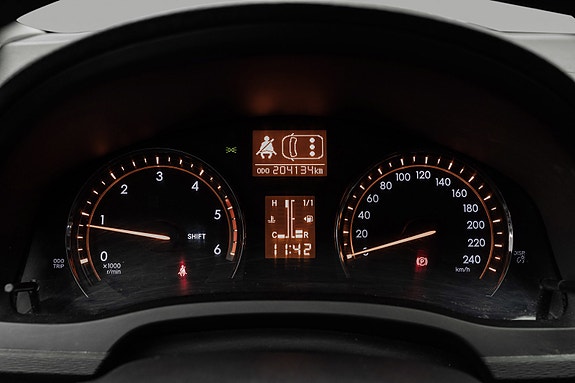 Toyota Avensis 21 of 28