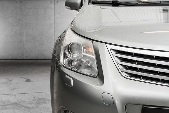 Toyota Avensis 7 of 28